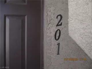 Photo #1: 2513304 Listing 