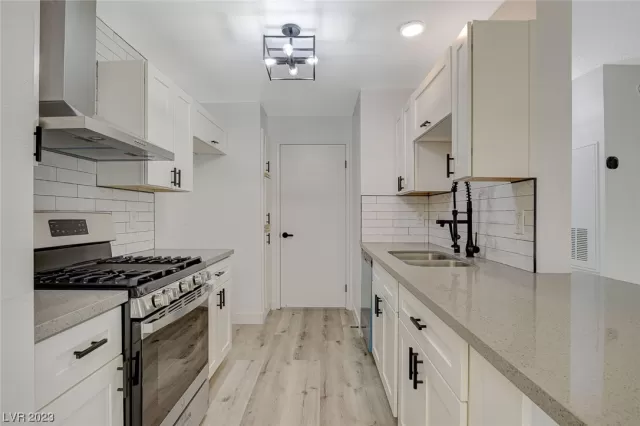 MLS: 2513328 Condo For Sale