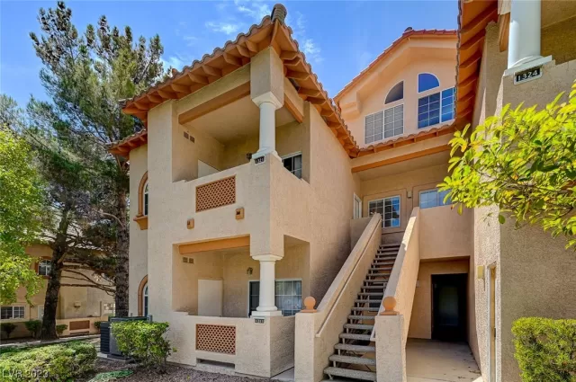 MLS: 2513330 Condo For Sale