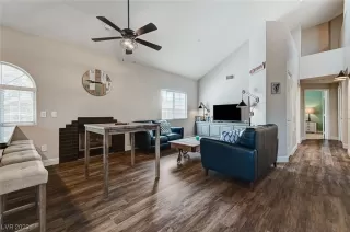 Photo #2: 2513330 Listing