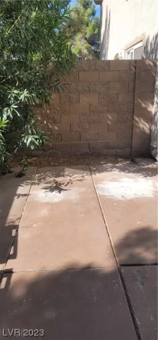 Photo #5: 2513421 Listing