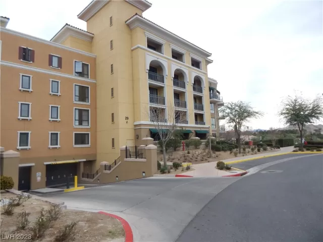 MLS: 2513495 Condo For Sale