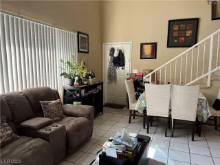 Photo #2: 2513551 Listing