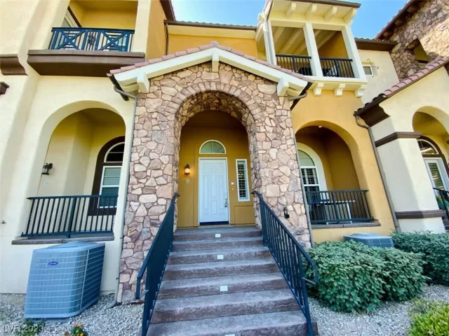 MLS: 2513583 Condo For Sale