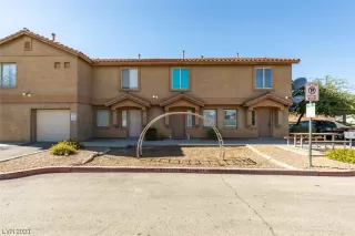 More Details about MLS # 2513634 : 460 REXFORD DRIVE 2104