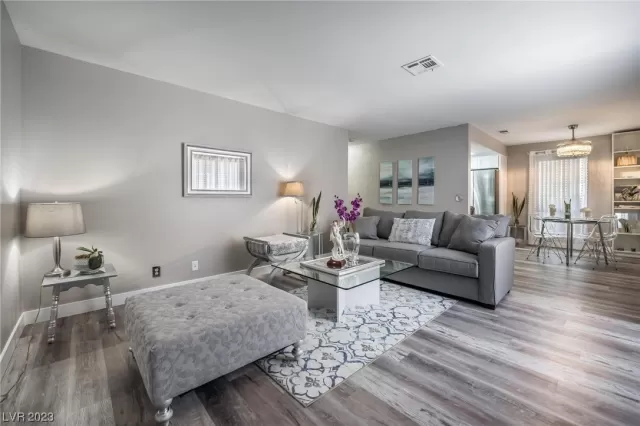 MLS: 2513682 Condo For Sale