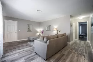 Photo #4: 2513682 Listing