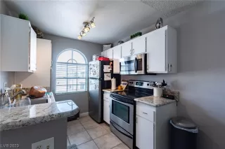 Photo #4: 2513689 Listing