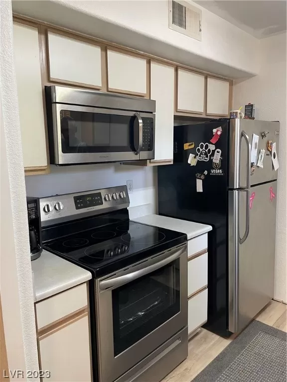 MLS: 2513707 Condo For Sale