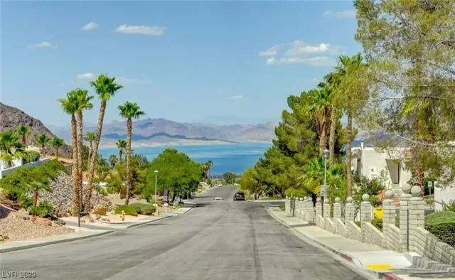 MLS: 2513724 Condo For Sale