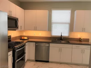 Photo #3: 2513755 Listing