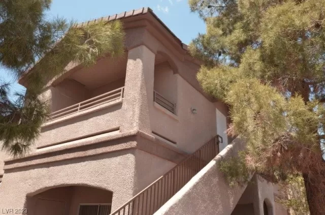 MLS: 2513766 Condo For Sale