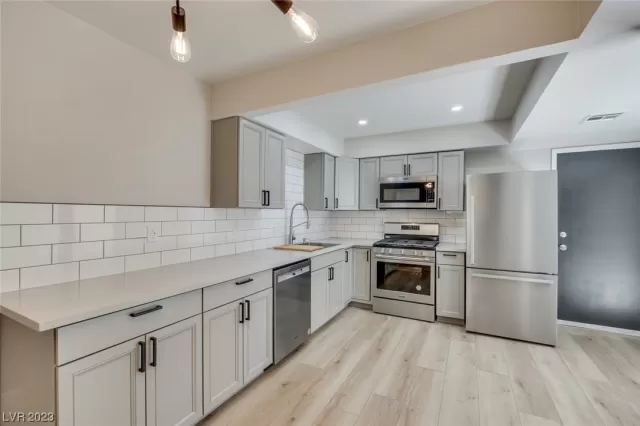 MLS: 2513780 Condo For Sale