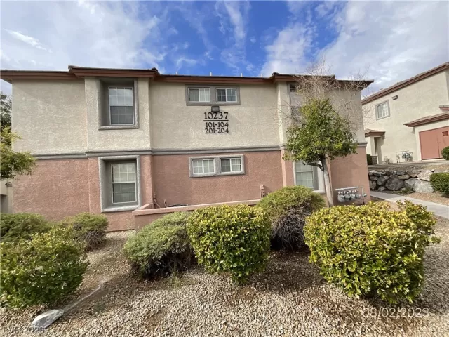 MLS: 2513821 Condo For Sale