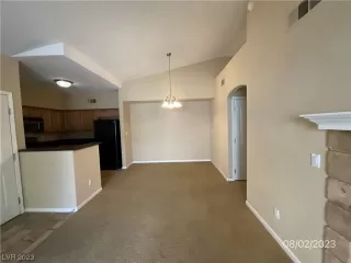 Photo #5: 2513821 Listing 