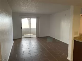 Photo #2: 2513832 Listing