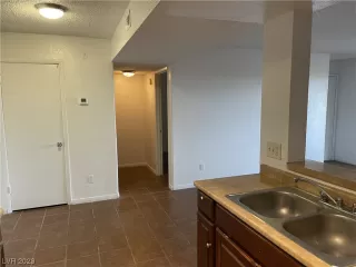 Photo #5: 2513832 Listing