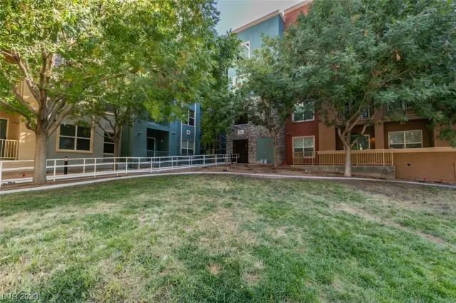 MLS: 2513873 Condo For Sale