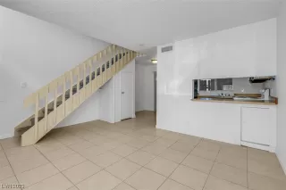 Photo #4: 2513876 Listing