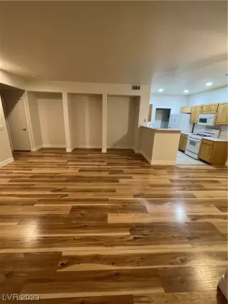 Photo #5: 2513883 Listing 