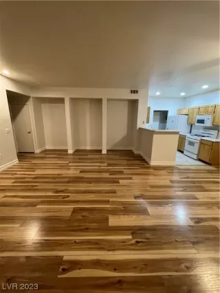 Photo #6: 2513883 Listing 