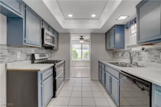 Photo #3: 2513907 Listing