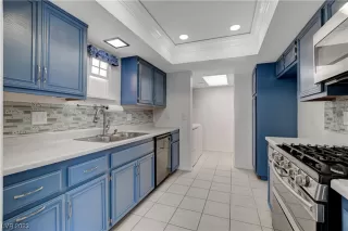 Photo #4: 2513907 Listing