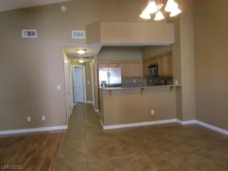 Photo #1: 2513916 Listing 