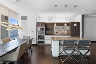 Photo #2: 2513977 Listing 