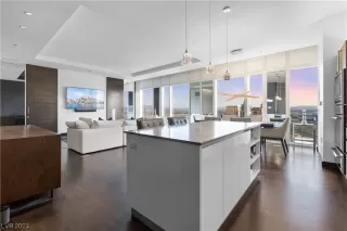 Photo #4: 2513977 Listing 