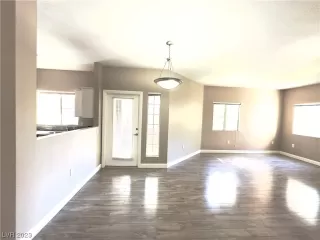 Photo #3: 2513980 Listing