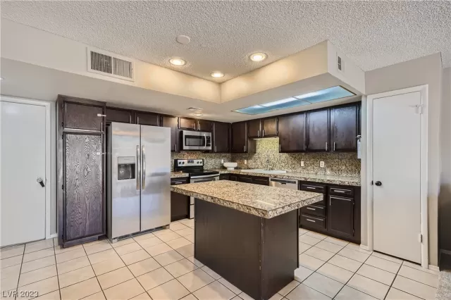 MLS: 2514012 Condo For Sale