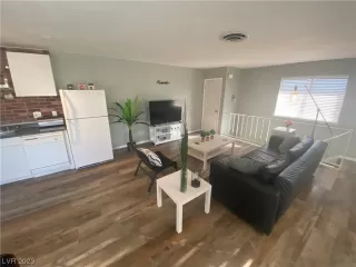 Photo #3: 2514015 Listing 