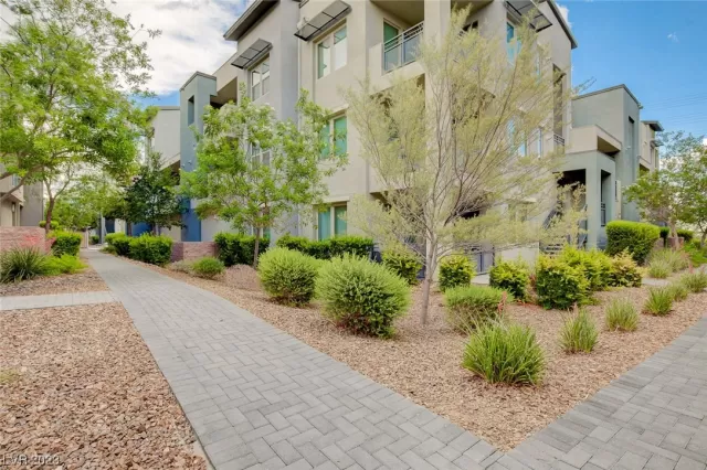 MLS: 2514041 Condo For Sale