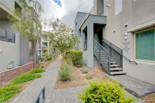 Photo #1: 2514041 Listing 