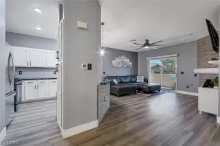 Photo #5: 2514131 Listing