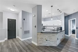 Photo #6: 2514131 Listing