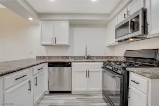 Photo #1: 2514138 Listing