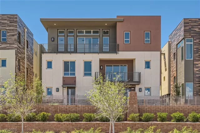 MLS: 2514168 Condo For Sale