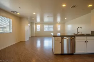 Photo #4: 2514184 Listing 