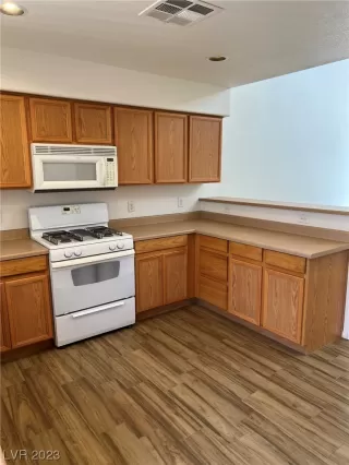 Photo #4: 2514209 Listing 