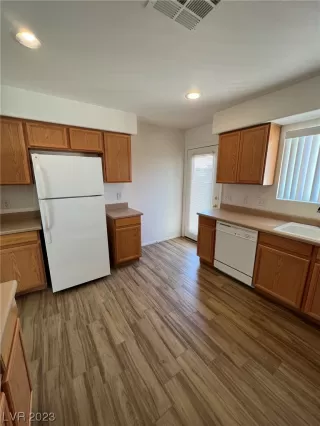 Photo #5: 2514209 Listing 