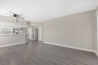 Photo #4: 2514306 Listing