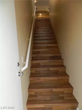 Photo #1: 2514330 Listing 