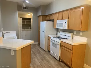 Photo #5: 2514331 Listing 