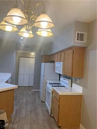 Photo #6: 2514331 Listing 