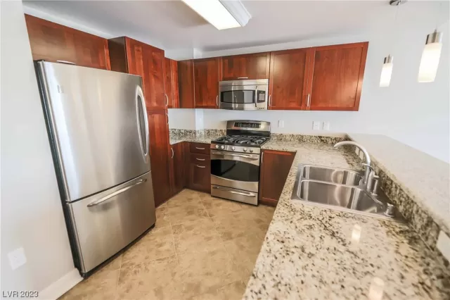 MLS: 2514372 Condo For Sale