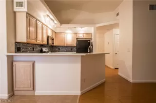 Photo #5: 2514375 Listing 