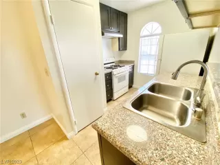 Photo #1: 2514381 Listing 