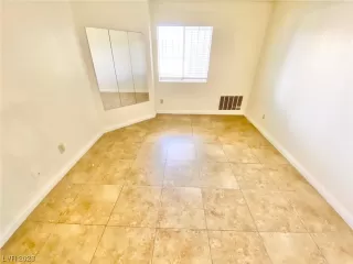 Photo #5: 2514381 Listing 